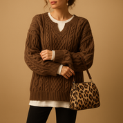 Selina | Women's Oversized Cable Knit Sweater with Crew Neck in Soft Cotton Blend 1